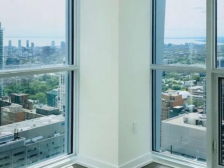 1 Yorkville Ave #4202 — Photo 3