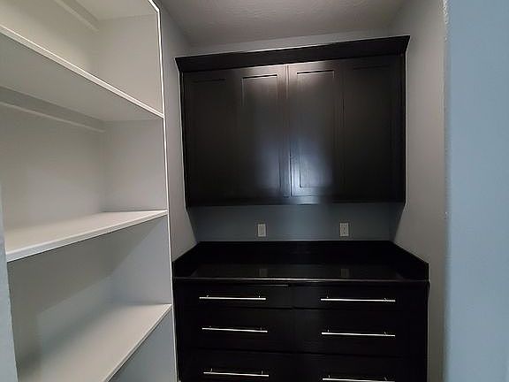 Walk-in Pantry