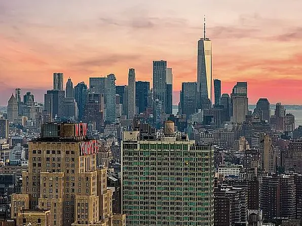 350 W 42nd St APT 59E, New York, NY 10036
