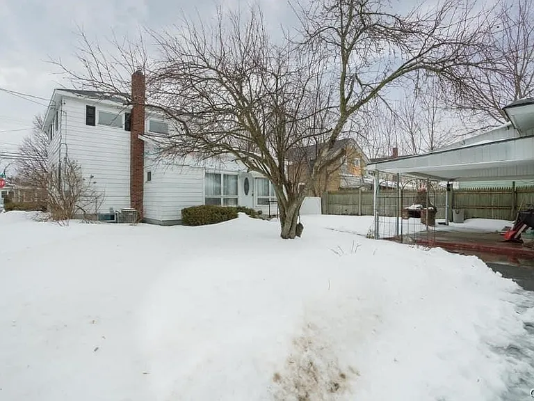 637 Coffeen St — Photo 28