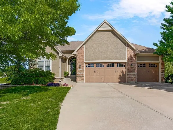 1205 Richards Cir, Raymore, MO 64083