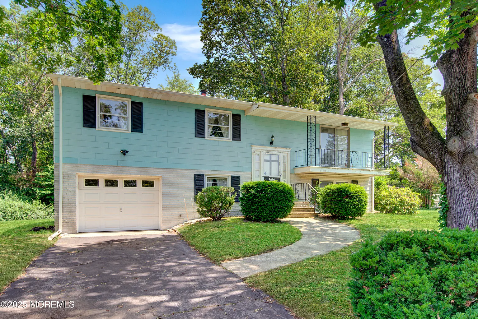 16 Burdge Drive photo 1