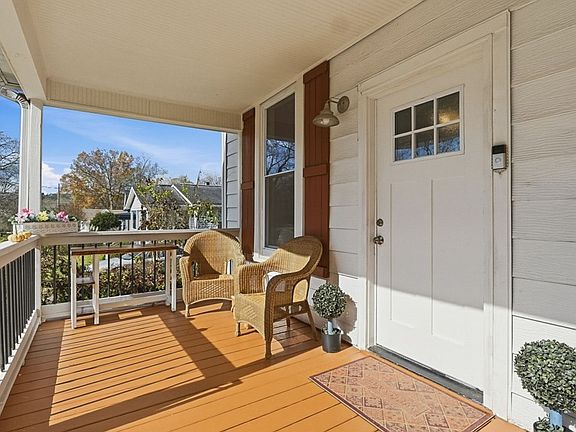 3rd image of 18 Butler St SW