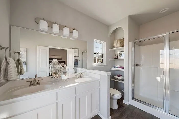 3 bed, 2.0 bath, 1760 sqft, $2,299 — Photo 3