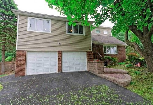3rd image of 33 Joy Dr