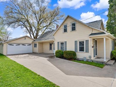 201 4th St SE, Independence, IA, 50644