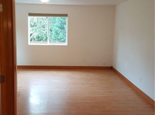 1085 Pinehurst Ct, Camano Island, WA 98282