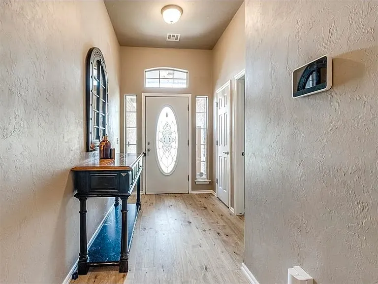 856 Shady Creek Ln — Photo 2