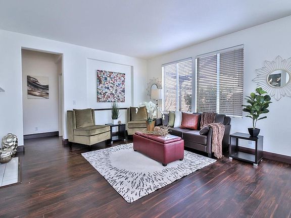 5th image of 8981 Del Rio Cir