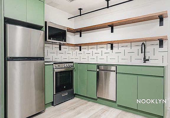 3rd image of 1510 Gates Ave #610