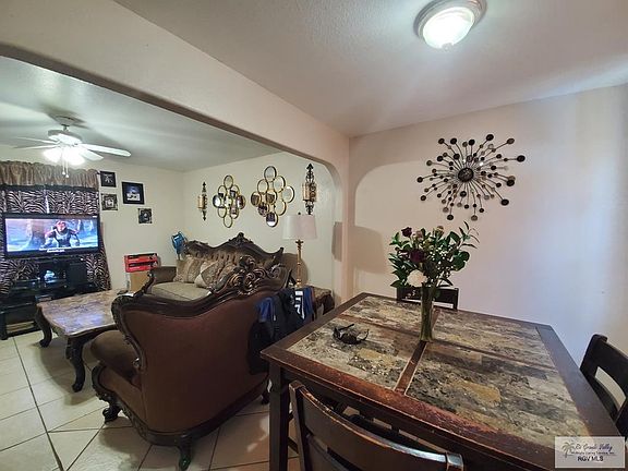 4th image of 821 Sonesta Dr