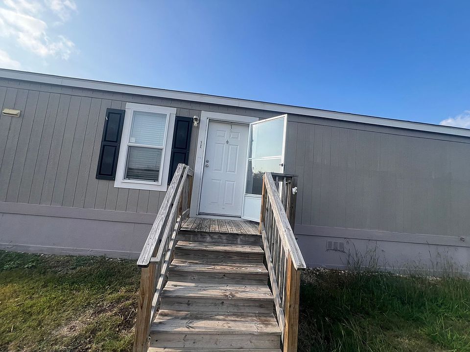 2nd image of 215 Greenfield Rd