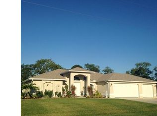 216 NE 8th Pl, Cape Coral, FL 33909