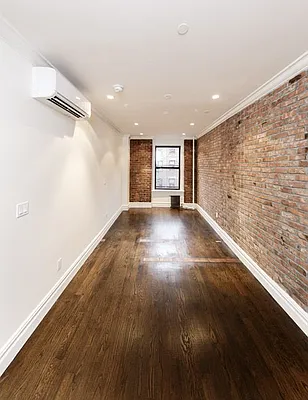 Rented by Metro Realty NY Inc | media 20