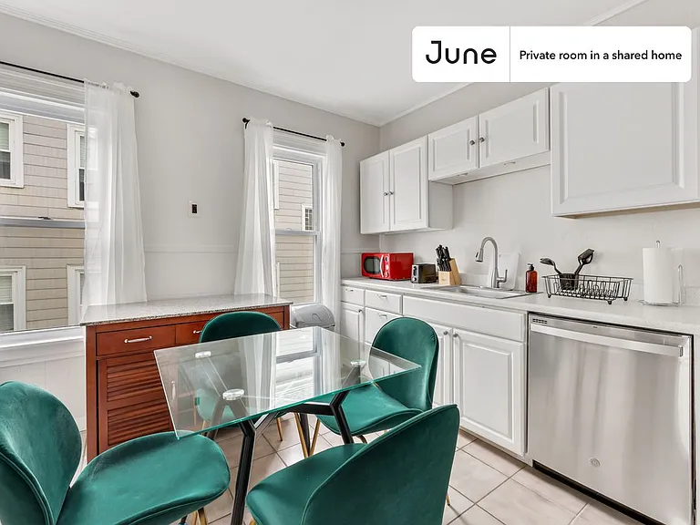 29 Craigie St #C — Photo 9