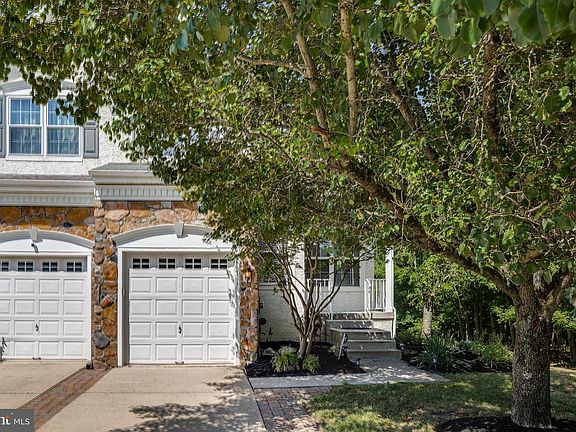 3rd image of 111 Weaver Dr