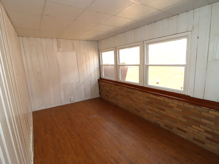 120 S Court St — Photo 16