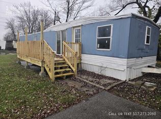 1 Island Lake Dr #32, Hamilton, OH 45013