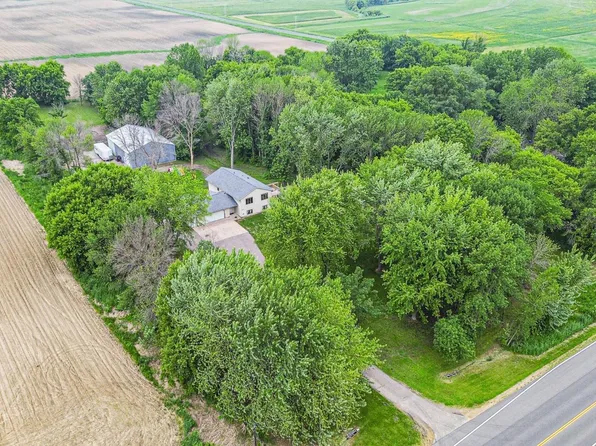 9861 Green Lake Trl, Chisago City, MN 55013