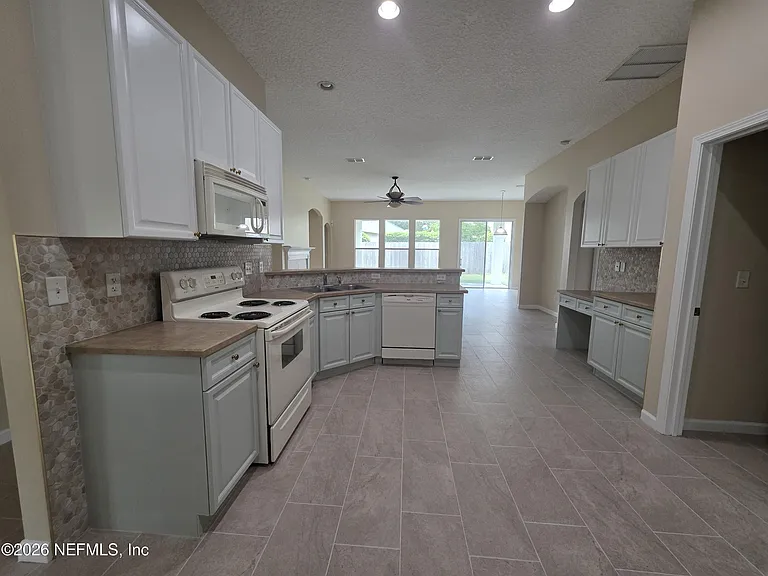 739 Wakemont Dr — Photo 8