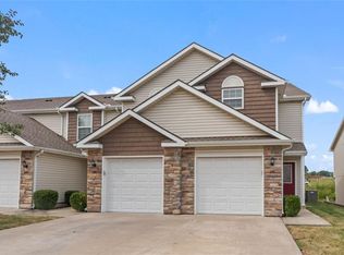 230 Pointe Ln, Raymore, MO 64083