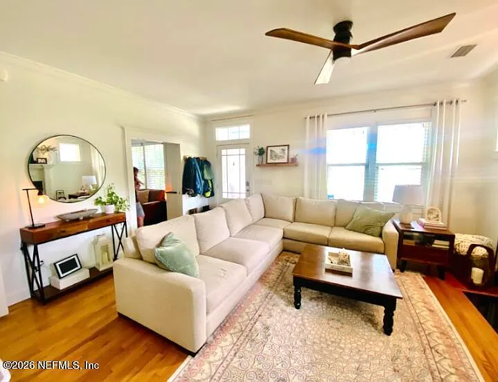 1592 Glendale St — Photo 7