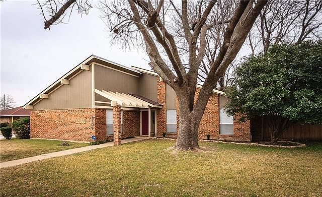 1st image of 2101 Hickory Dr