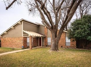 2101 Hickory Dr, Carrollton, TX 75006