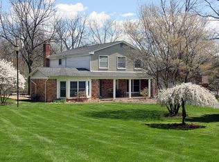 25716 Ridgewood Dr, Farmington Hills, MI 48336