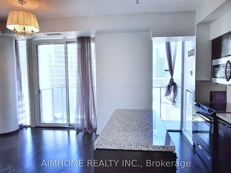 126 Simcoe St #1708 — Photo 3