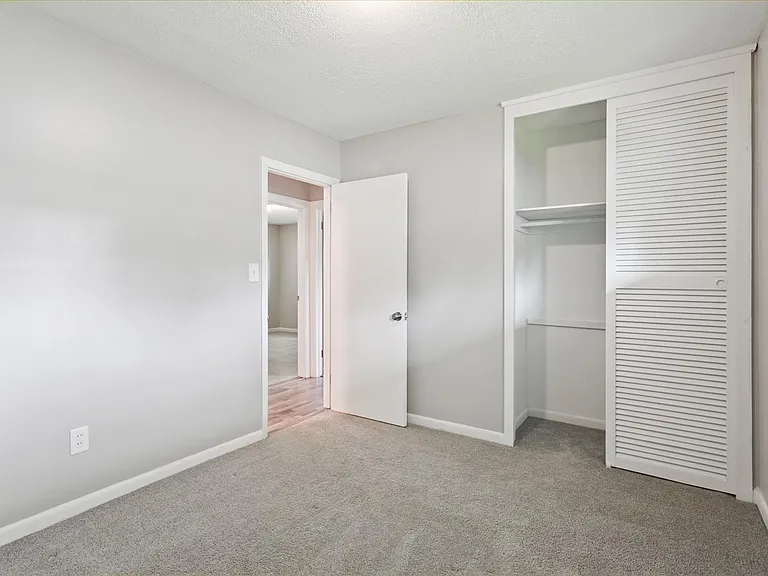72 Ferguson Ln — Photo 28