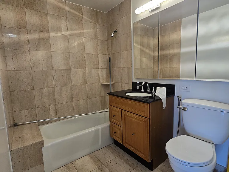 112 One Qns Blvd #19C — Photo 19