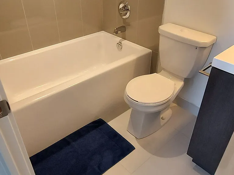 7 Mabelle Ave #2302 — Photo 28