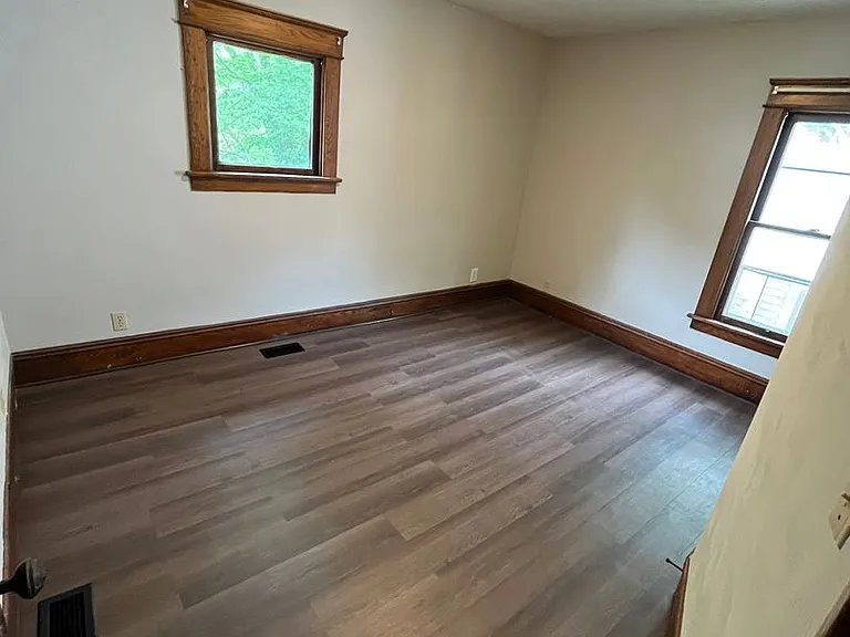 549 Pine Street — Photo 6