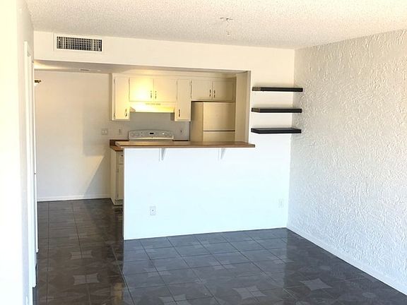 4th image of 2121 W Royal Palm Rd APT 1081