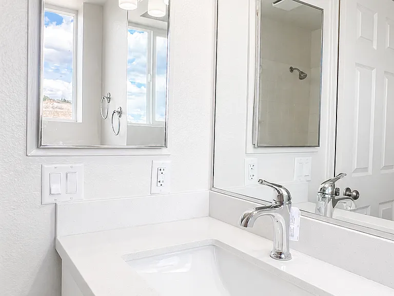 Moraine View Apartments — Photo 8