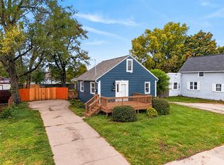 208 8th St, West Des Moines, IA 50265