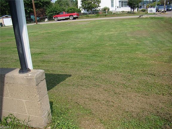 4th image of 702 Pike St