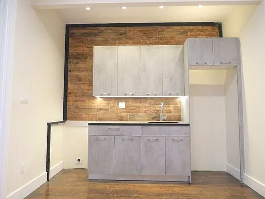 Rented by Premier Metro Realty Corp | media 18