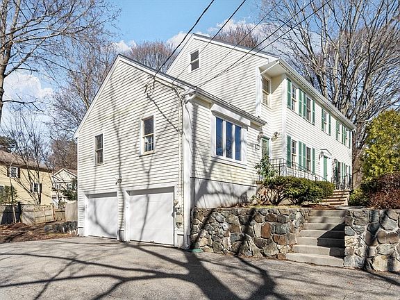 2nd image of 367 Waltham St #5