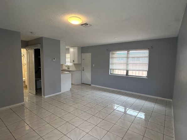 5891 NE 18th Ave #3