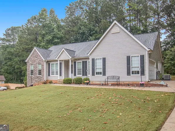 25 Bedford Forrest Dr, Sharpsburg, GA 30277