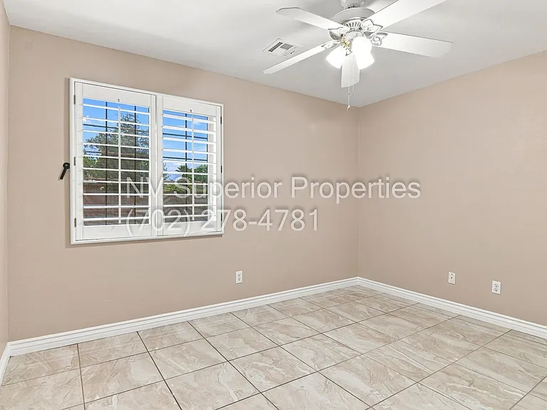 3876 Waynesvill St — Photo 41