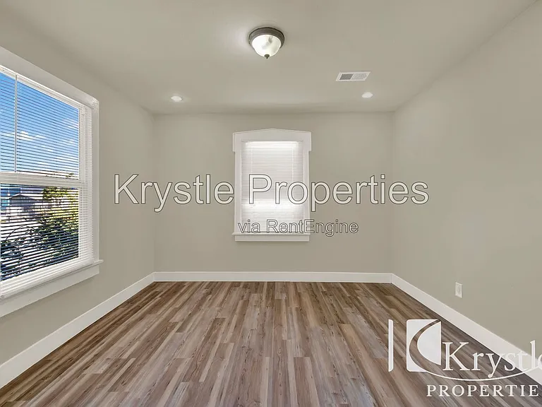 314 Marin St — Photo 8