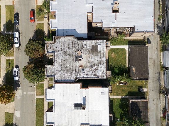 5th image of 8007 S Carpenter St #2N