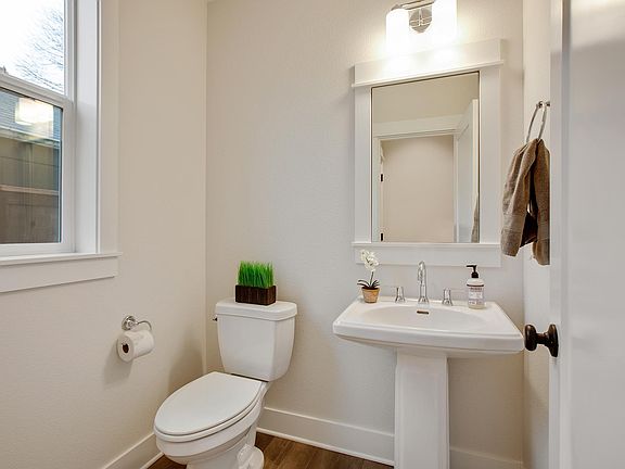 1st floor Powder Bath