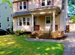 1173 Yellowstone Rd, Cleveland Heights, OH 44121