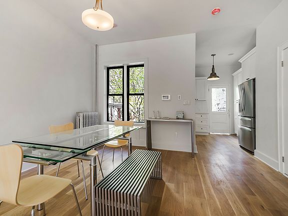 3rd image of 289 Sterling St #1