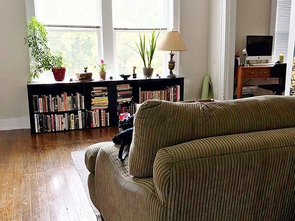3rd image of 1500 W 37th St APT 10