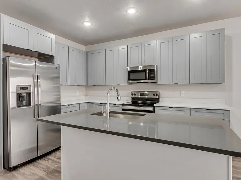 606 W North Temple St #204 — Photo 9